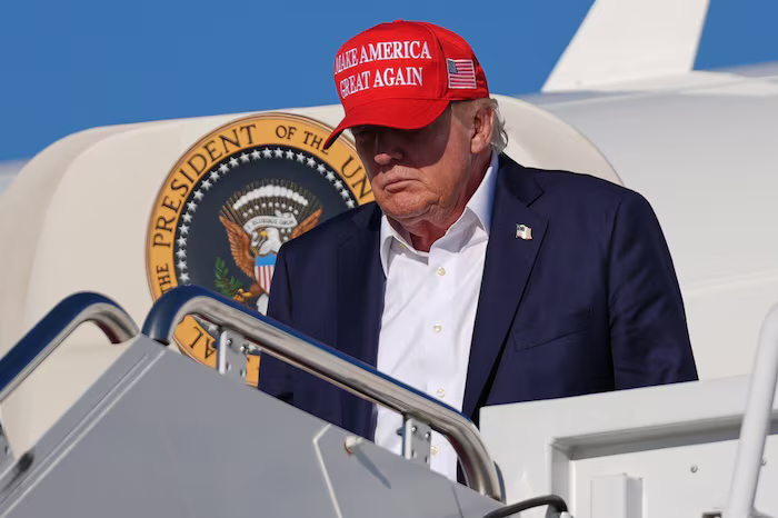 Трамп запретил ввоз в США канадских спиртных напитков, молочной продукции и мотоциклов