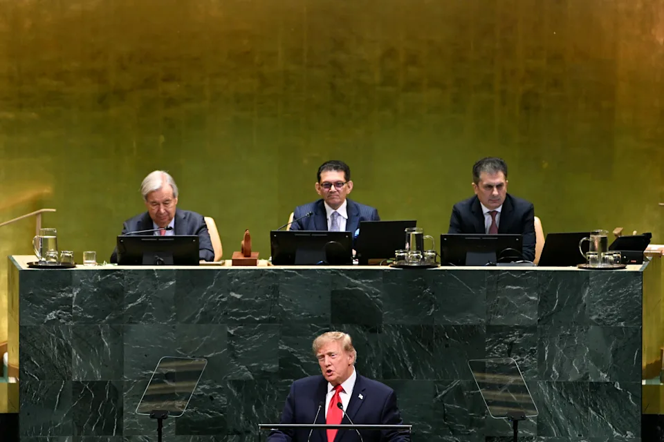 Трамп в речи на Генассамблее ООН пригрозил Ирану уничтожением, Карни листал телефон