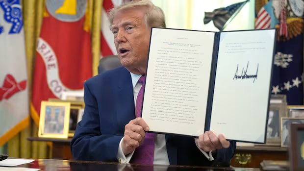 Трамп подписал указ о переименовании озера Онтарио в «озеро Америка»