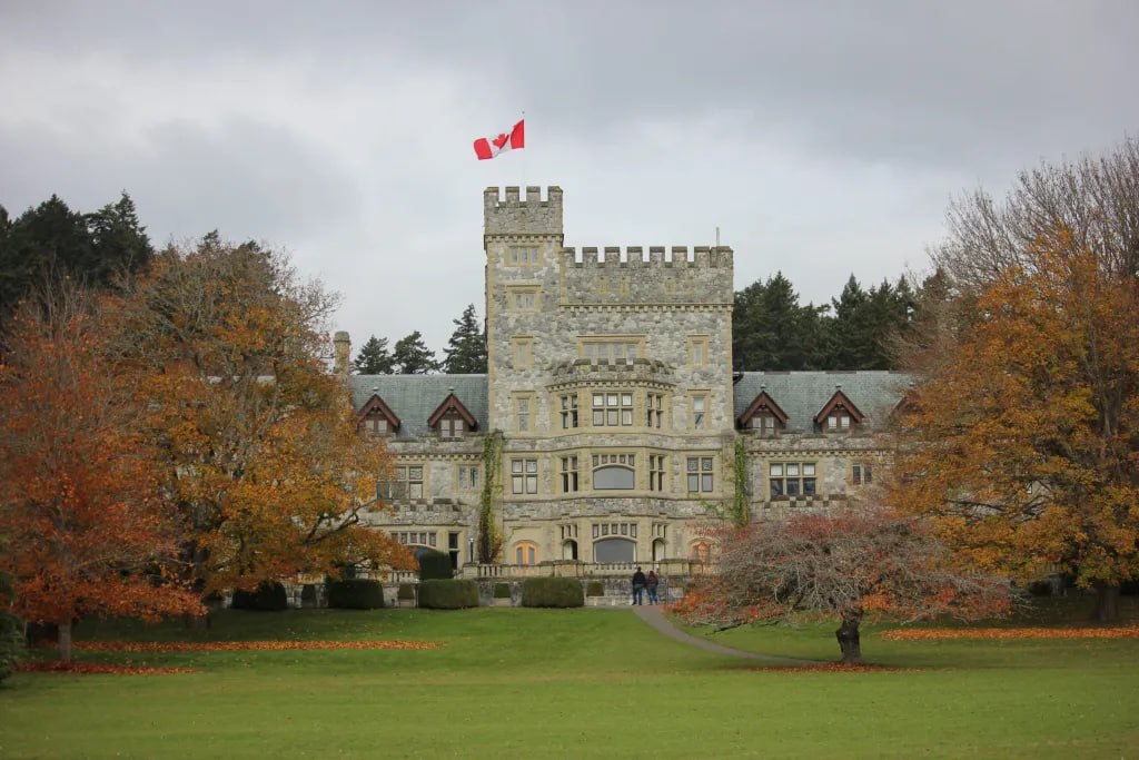 Замок Hatley Castle и земли на набережной Виктории попали в список объектов для передачи коренным народам